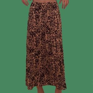Aritiza Wilfred Maxi Flowy Cheetah print skirt